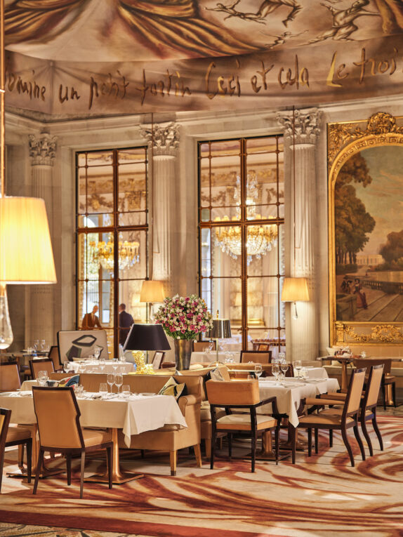 le-dali-view-on-restaurant-le-meurice-alain-ducasse-HR-mark-read