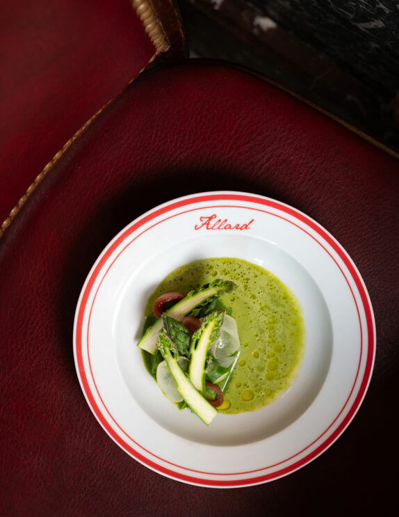 Asperges-vertes-de-Provence-cedrat-confit-sabayon-au-vin-jaune