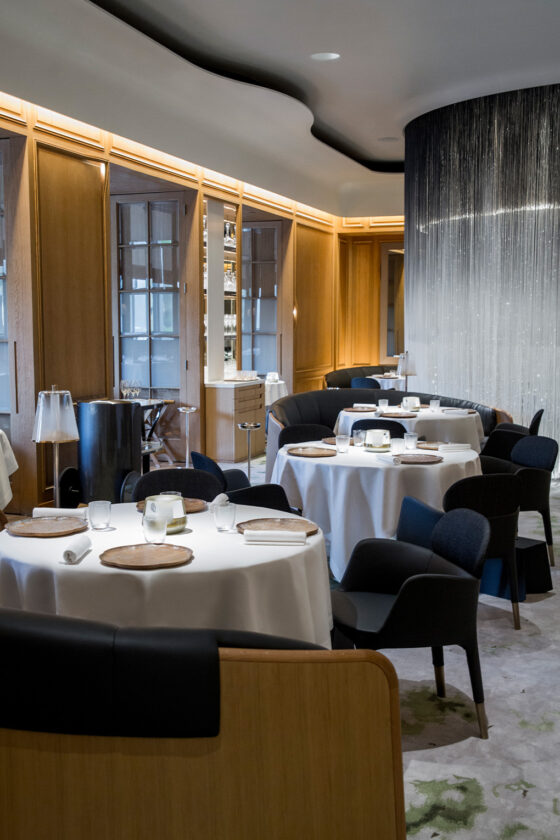 Alain Ducasse at the Dorchester, dining room